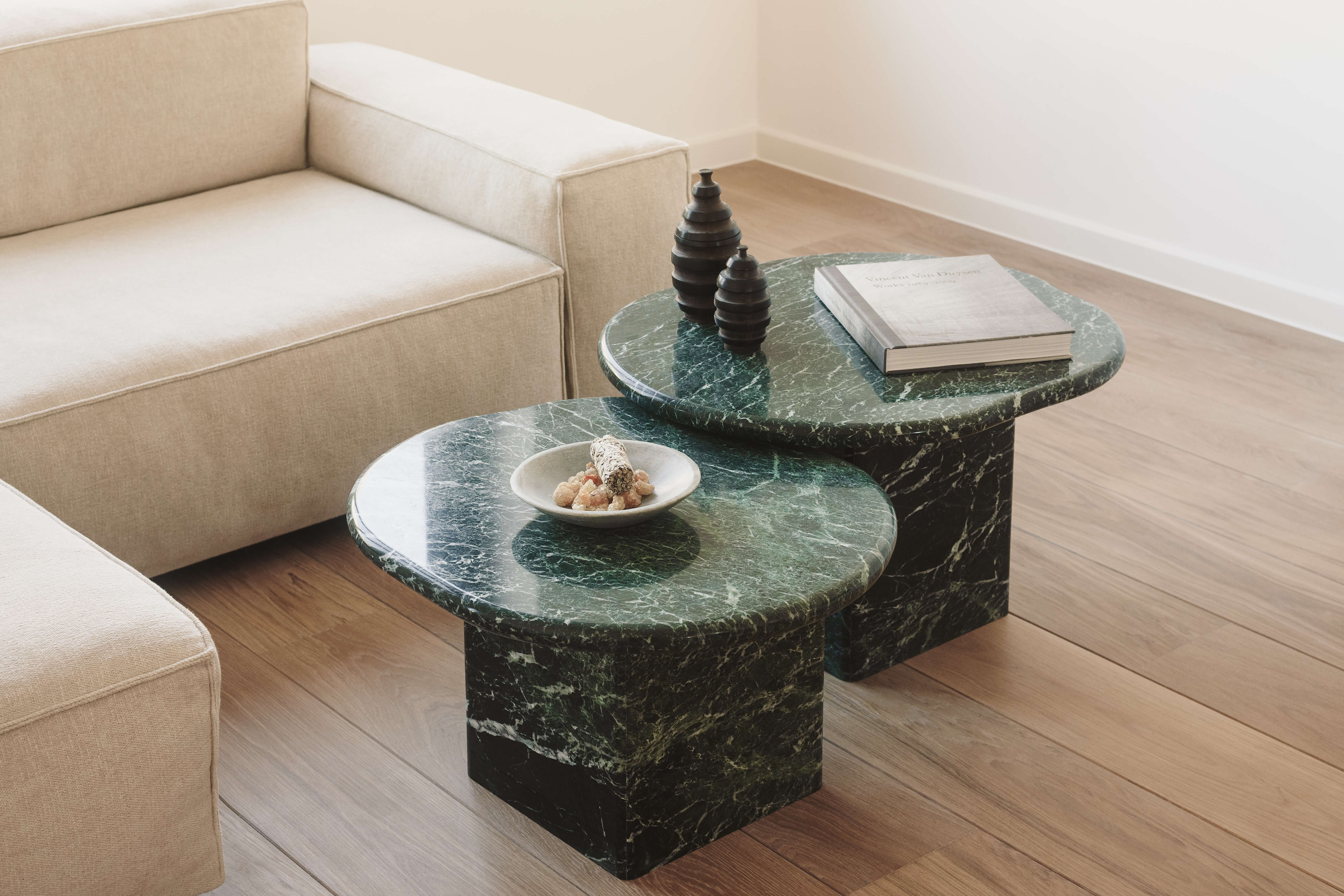 PHILIA Coffee table