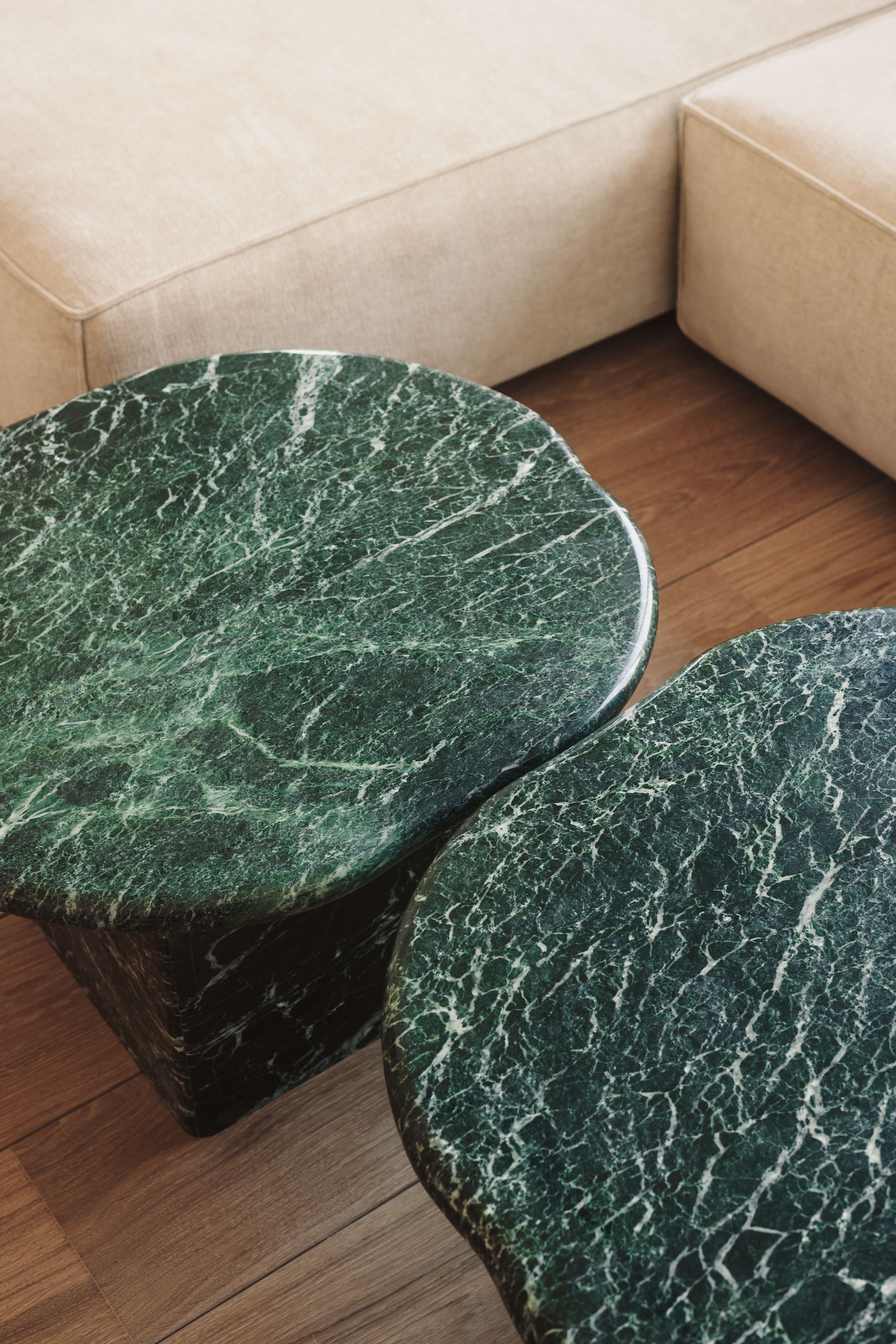 PHILIA Coffee table