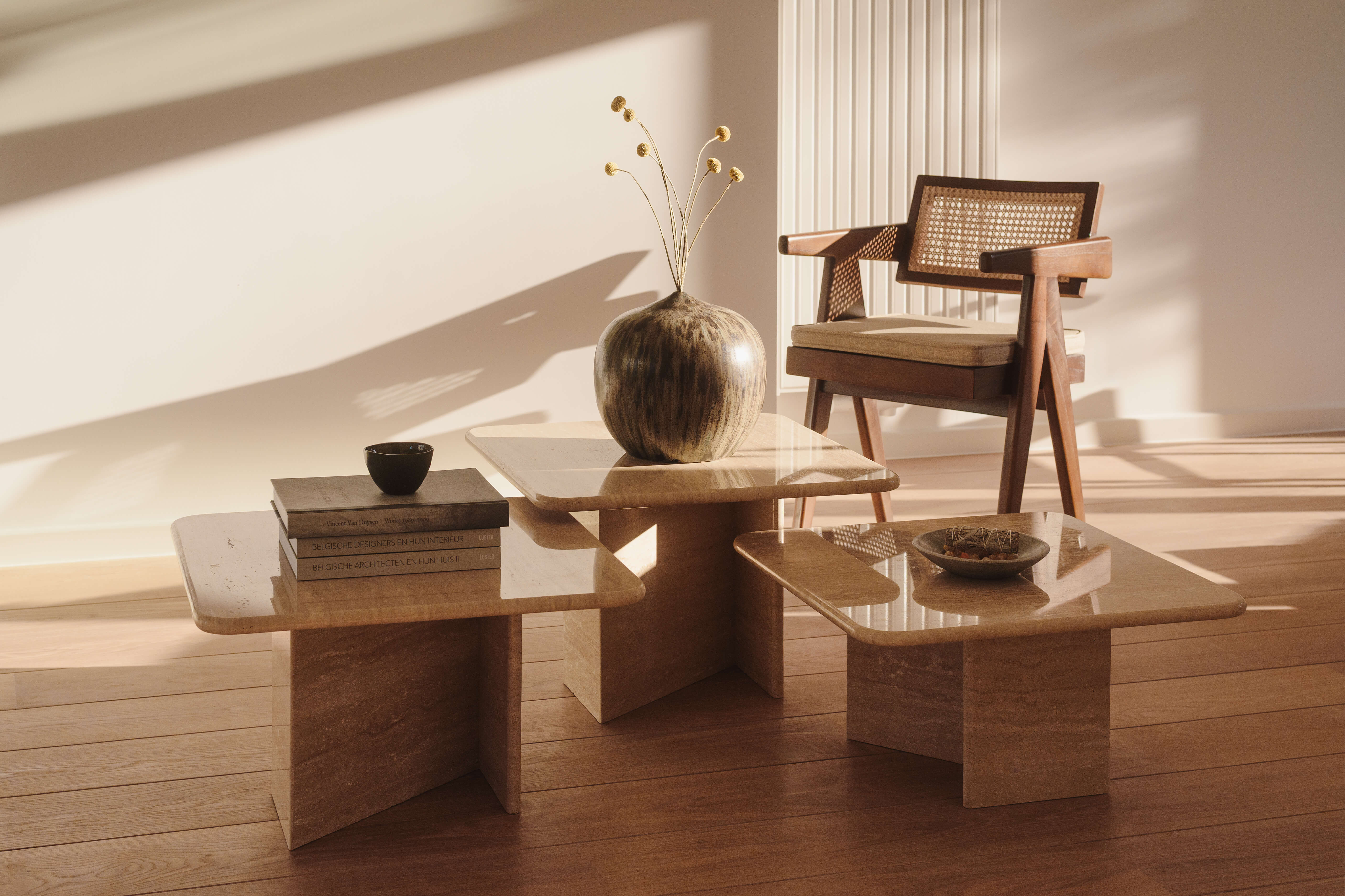 VENI Coffee table