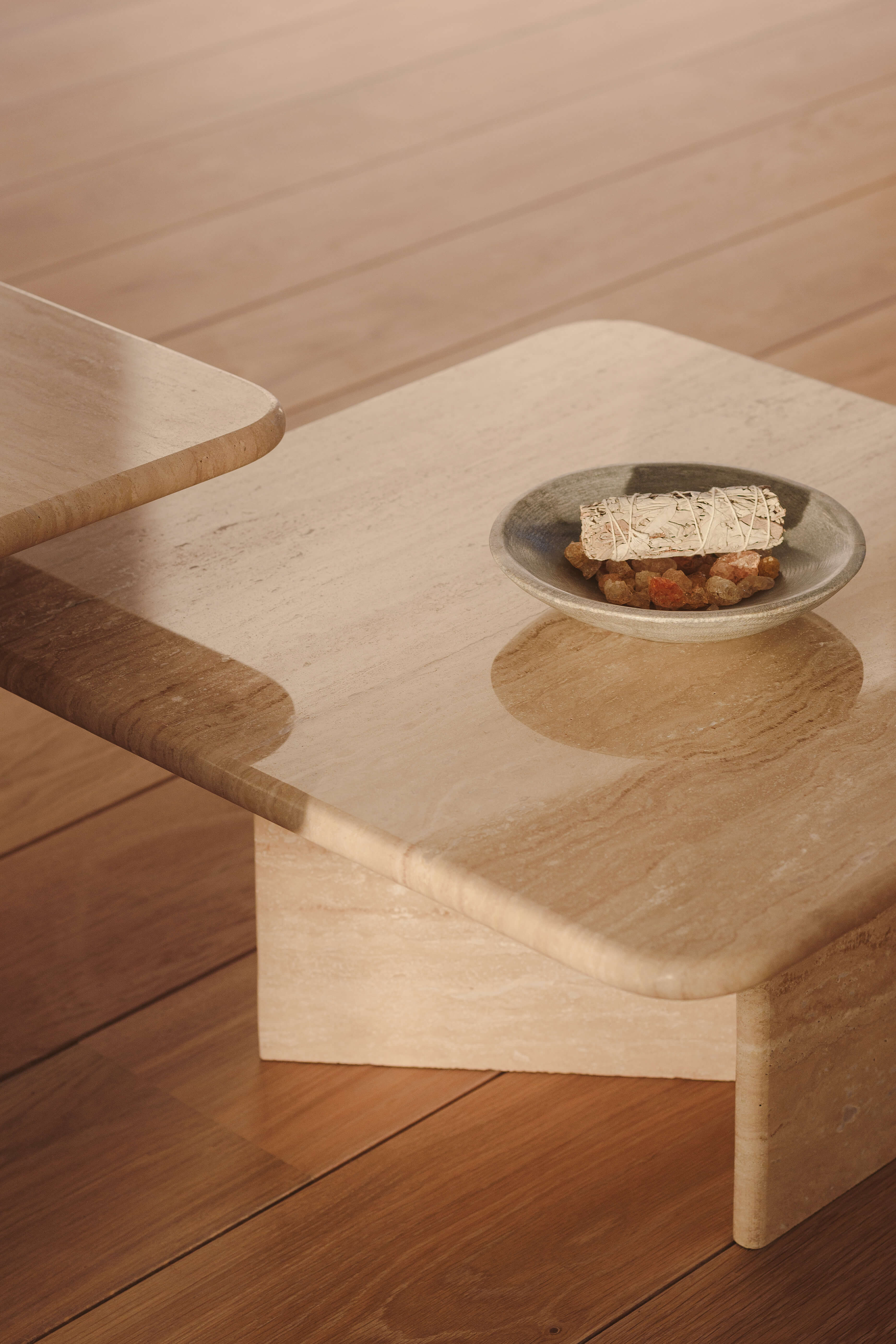 VENI Coffee table